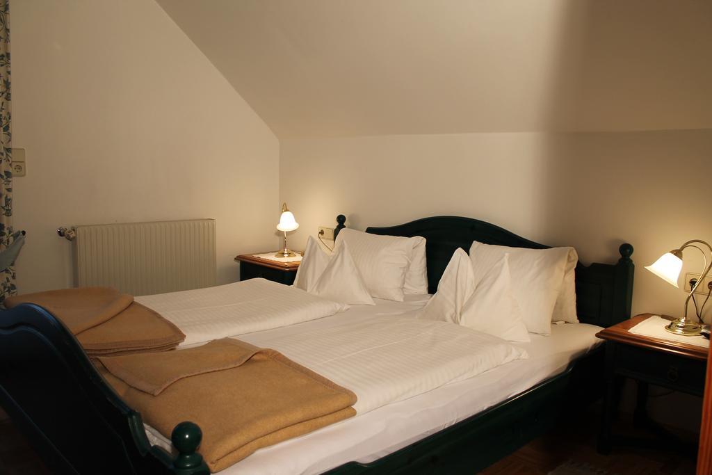 Haralds Ferienwohnungen Bad Kleinkirchheim Bilik gambar